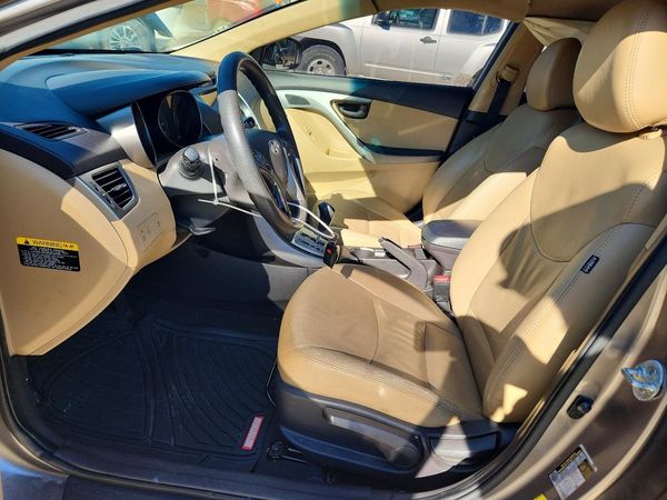 2012 HYUNDAI ELANTRA GLS(Middle grade) — DENT