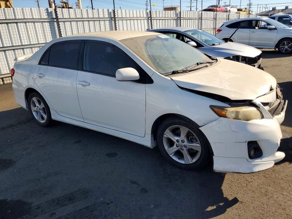 2013 TOYOTA COROLLA