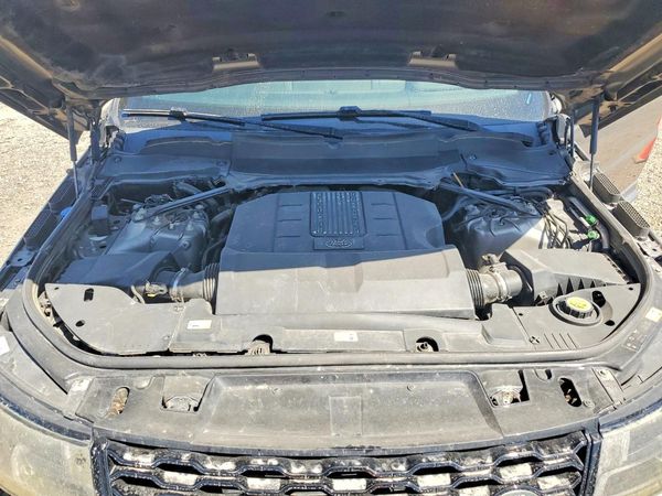 2019 LAND ROVER RANGEROVER HSE Dynamic — Engine bay