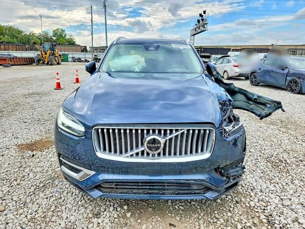 2025 VOLVO XC90