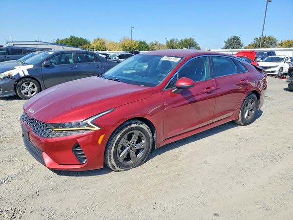 2022 KIA K5 — Front 3/4