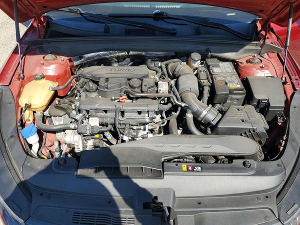 2022 KIA K5 — Engine bay
