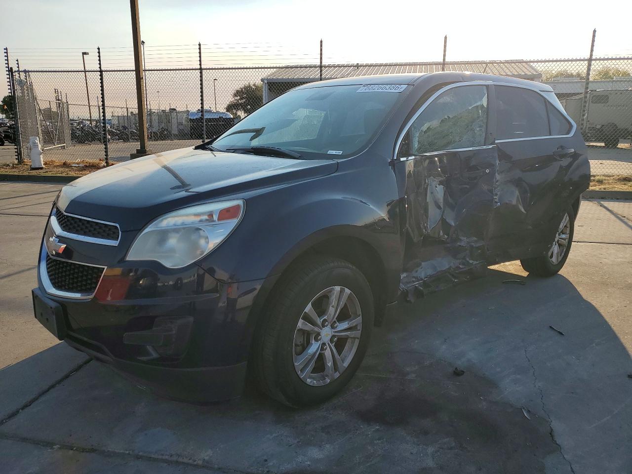 2015 CHEVROLET EQUINOX LS — Front 3/4