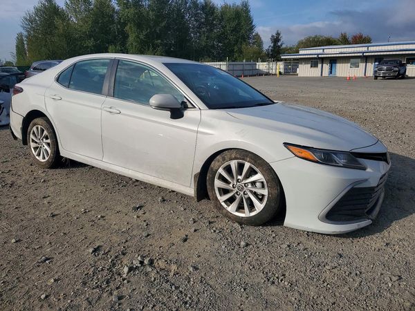 2022 TOYOTA CAMRY LE — Passenger 3/4