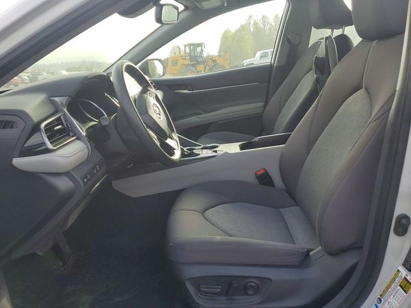 2022 TOYOTA CAMRY LE — DENT