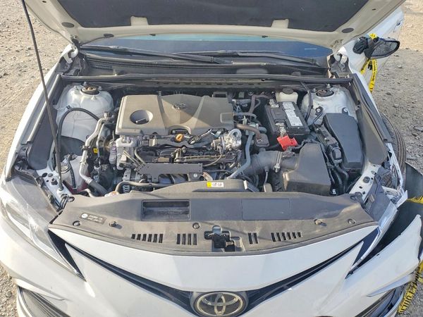 2022 TOYOTA CAMRY LE — Engine bay
