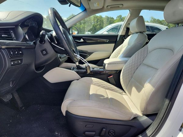 2019 KIA CADENZA