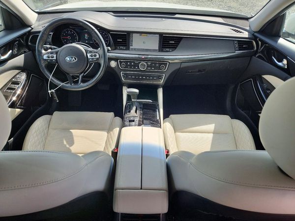 2019 KIA CADENZA