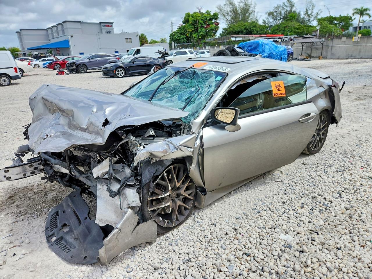 2016 LEXUS RC 200t — Front 3/4