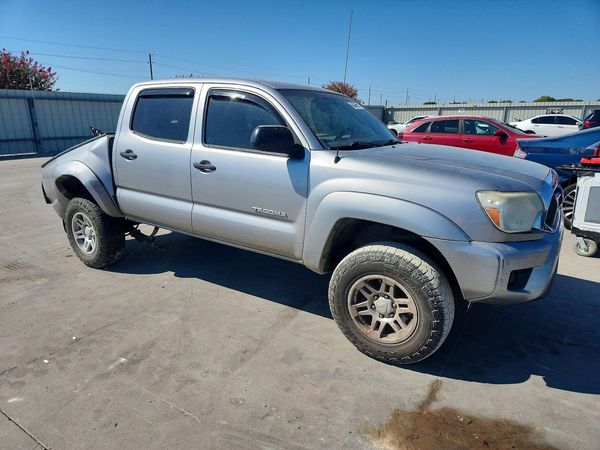 2015 TOYOTA TACOMA
