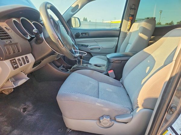 2014 TOYOTA TACOMA Delux Grade