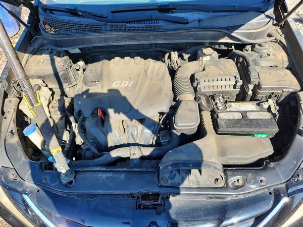 2013 HYUNDAI SONATA — Engine bay