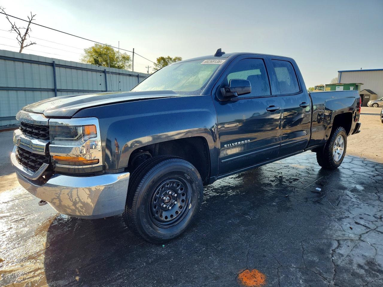 2018 CHEVROLET SILVERADO LT — Front 3/4