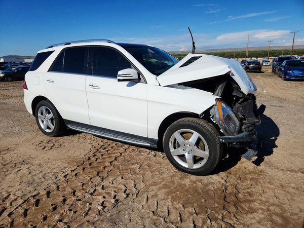 2014 MERCEDES-BENZ ML ML350 4-MATIC — Passenger 3/4