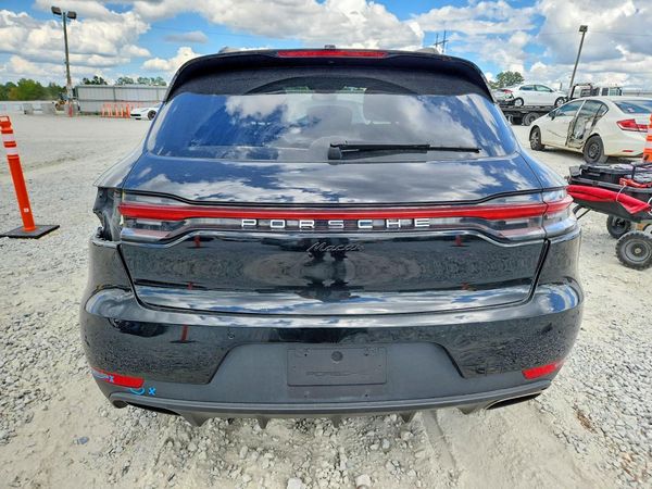 2020 PORSCHE MACAN