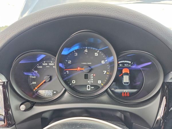 2020 PORSCHE MACAN