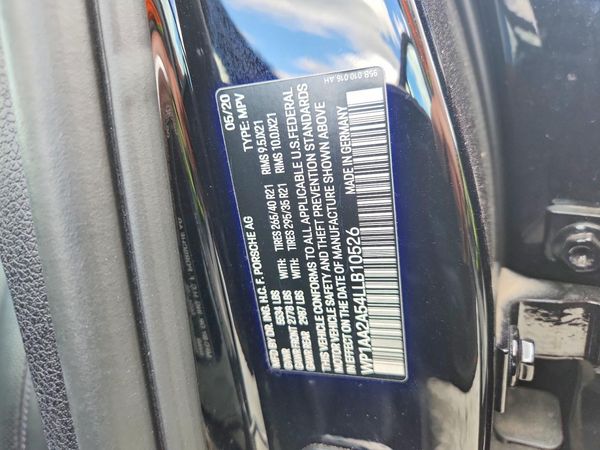 2020 PORSCHE MACAN