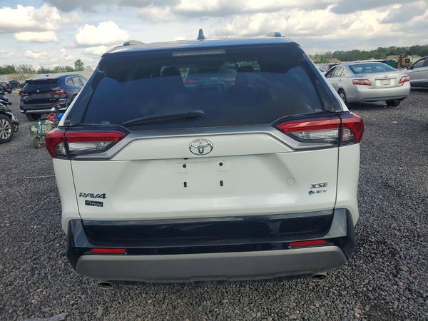2025 TOYOTA RAV4 XSE
