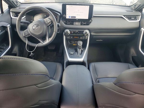 2025 TOYOTA RAV4 XSE