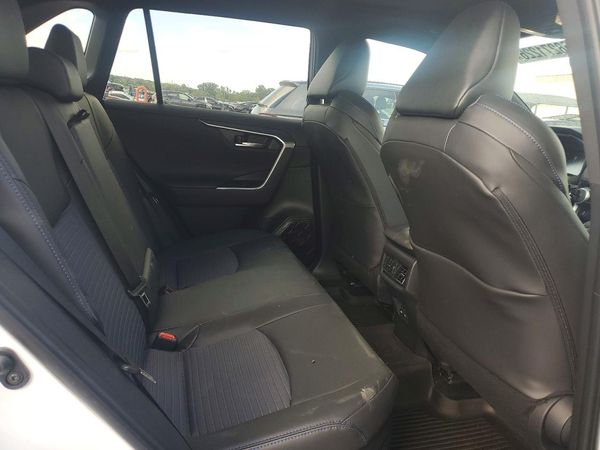 2025 TOYOTA RAV4 XSE