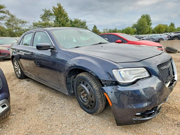 2016 CHRYSLER 300