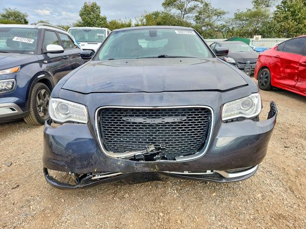 2016 CHRYSLER 300