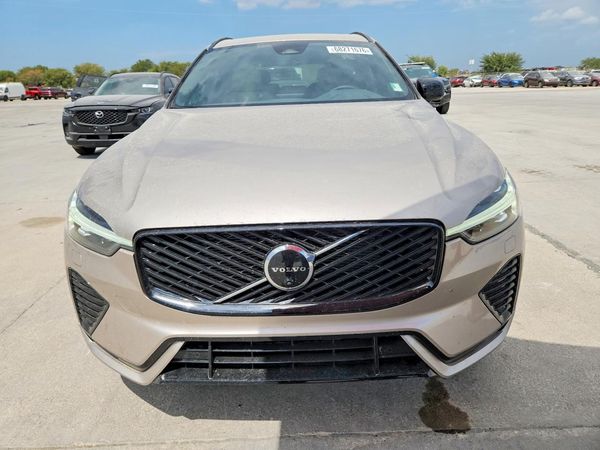 2026 VOLVO XC60 Plus Dark