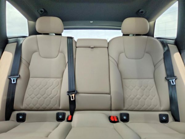 2026 VOLVO XC60 Plus Dark