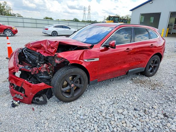 2019 JAGUAR F-PACE Premium — Front 3/4