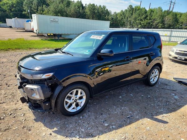 2022 KIA SOUL LX, S, X Line — Front 3/4