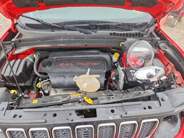 2019 JEEP RENEGADE — Engine bay