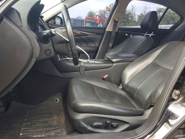 2017 INFINITI Q50