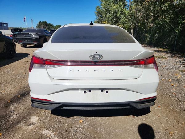2021 HYUNDAI ELANTRA Blue — DIRR
