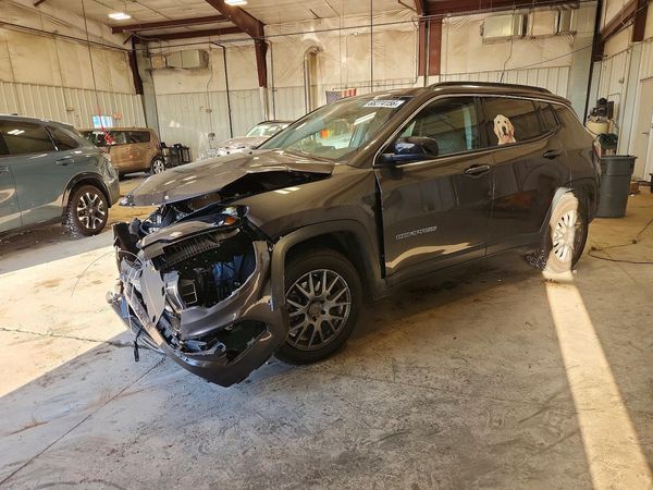 2022 JEEP COMPASS — Front 3/4