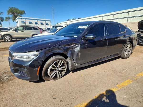 2016 BMW 750