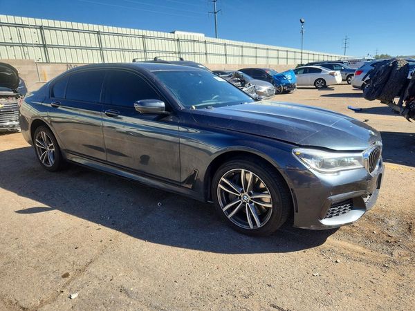 2016 BMW 750