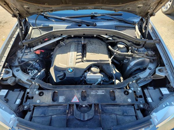 2014 BMW X3 — Engine bay
