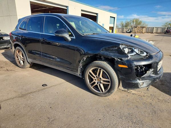 2016 PORSCHE CAYENNE
