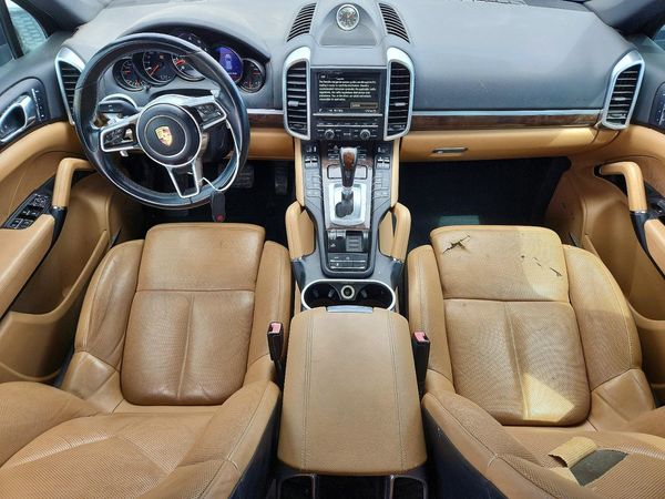 2016 PORSCHE CAYENNE