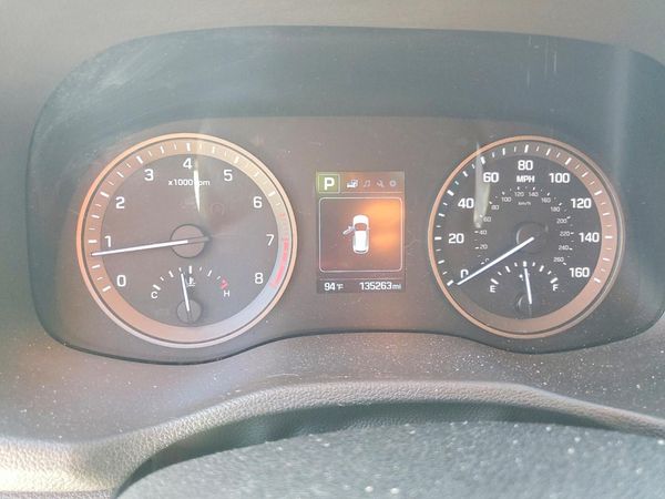2017 HYUNDAI TUCSON SE (no options) — ODOM