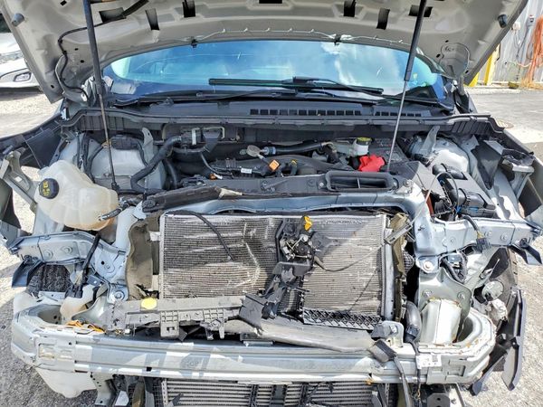 2023 FORD EDGE SEL — Engine bay