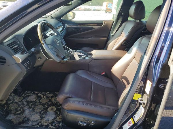 2017 LEXUS LS 460