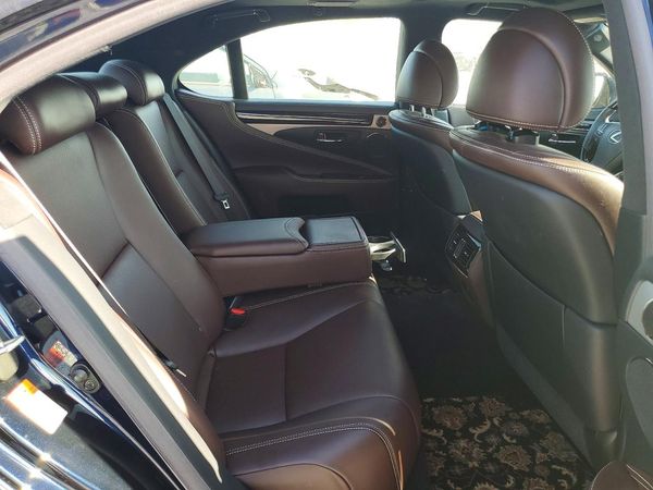 2017 LEXUS LS 460