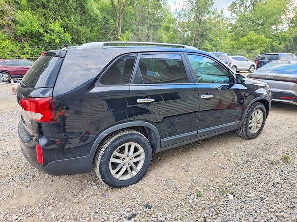 2014 KIA SORENTO Base/ LX