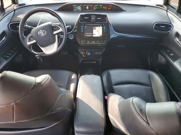 2017 TOYOTA PRIUS