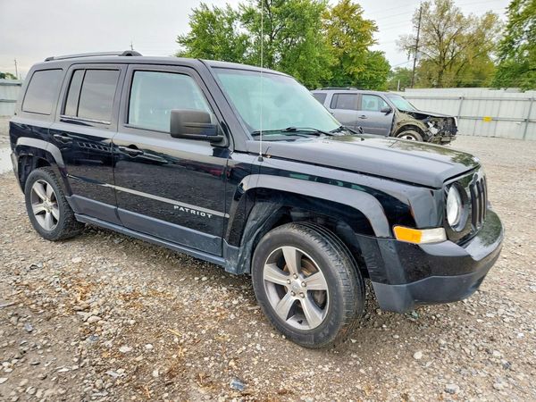 2016 JEEP PATRIOT Latitude — Passenger 3/4