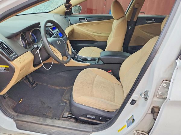 2013 HYUNDAI SONATA GLS/ GLS Popular — DENT