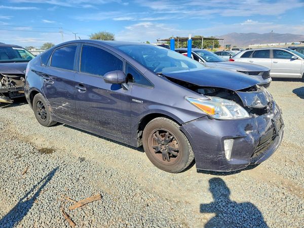 2014 TOYOTA PRIUS