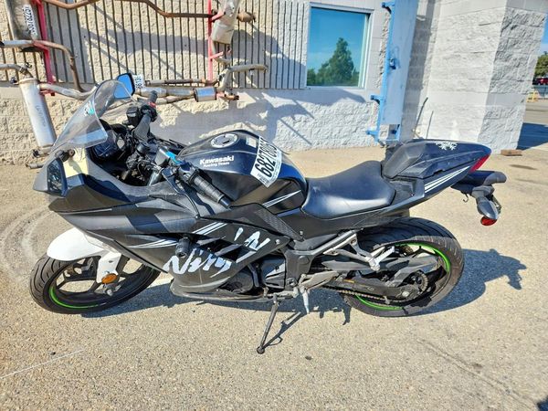 2017 KAWASAKI EX