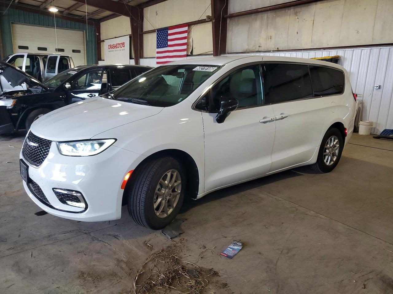 2025 CHRYSLER PACIFICA Select
